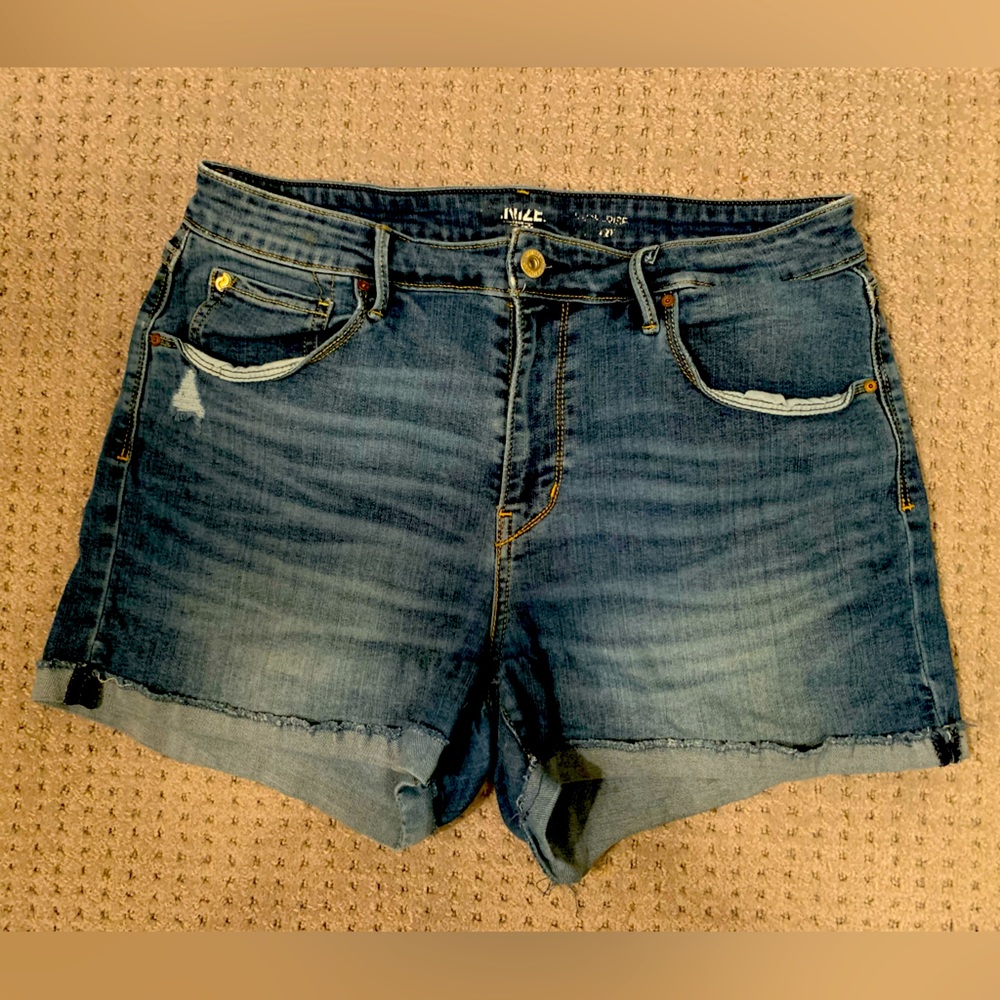 ⭐️❤️‍🔥LEVI - DENIZEN Women's Cutoff Jean Short Size: 10 ✨❤️‍🔥